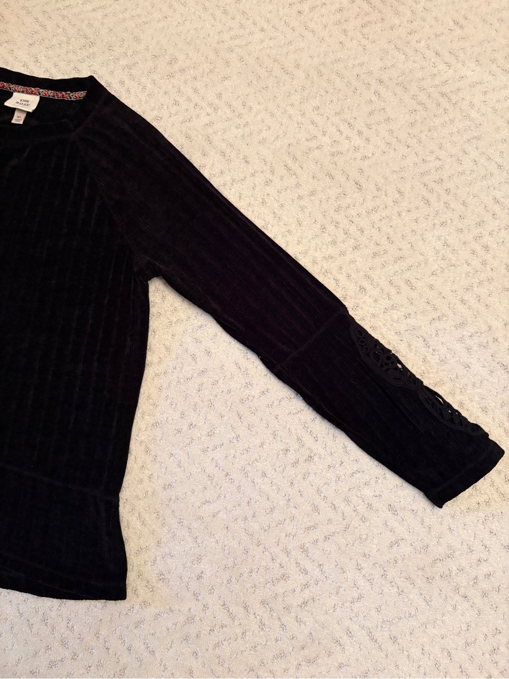 Knox Rose Black Chenille Sweater With Crochet Cut Out Sleeve Size XL Dark Boho - Picture 10 of 11